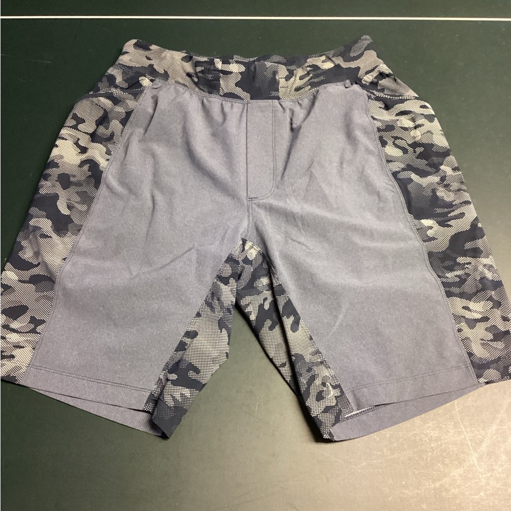 Lululemon Men’s 7” Shorts with Liner - Picture 2 of 8